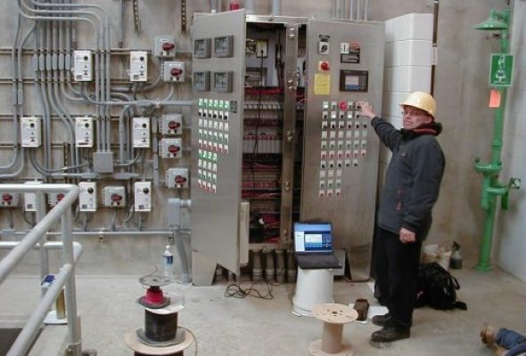 plc control panels installation service 500x375